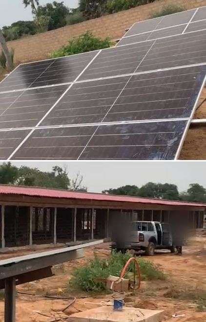Champ photovoltaïque au sol et bâtiments d'élevage alimentés par le pompage solaire de 1500 W à Diass, Mbour, réalisé par Esotech